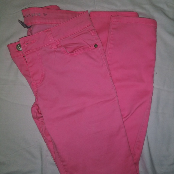 Celebrity Pink Pants - Hot pink jeans size 7 🤩